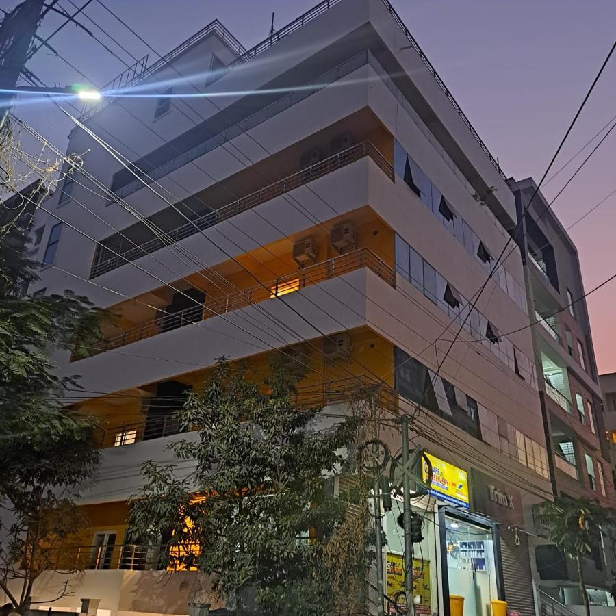 Yellow Bells Signature Hitec City Haïdarabad Extérieur photo