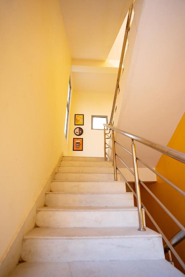 Yellow Bells Signature Hitec City Haïdarabad Extérieur photo