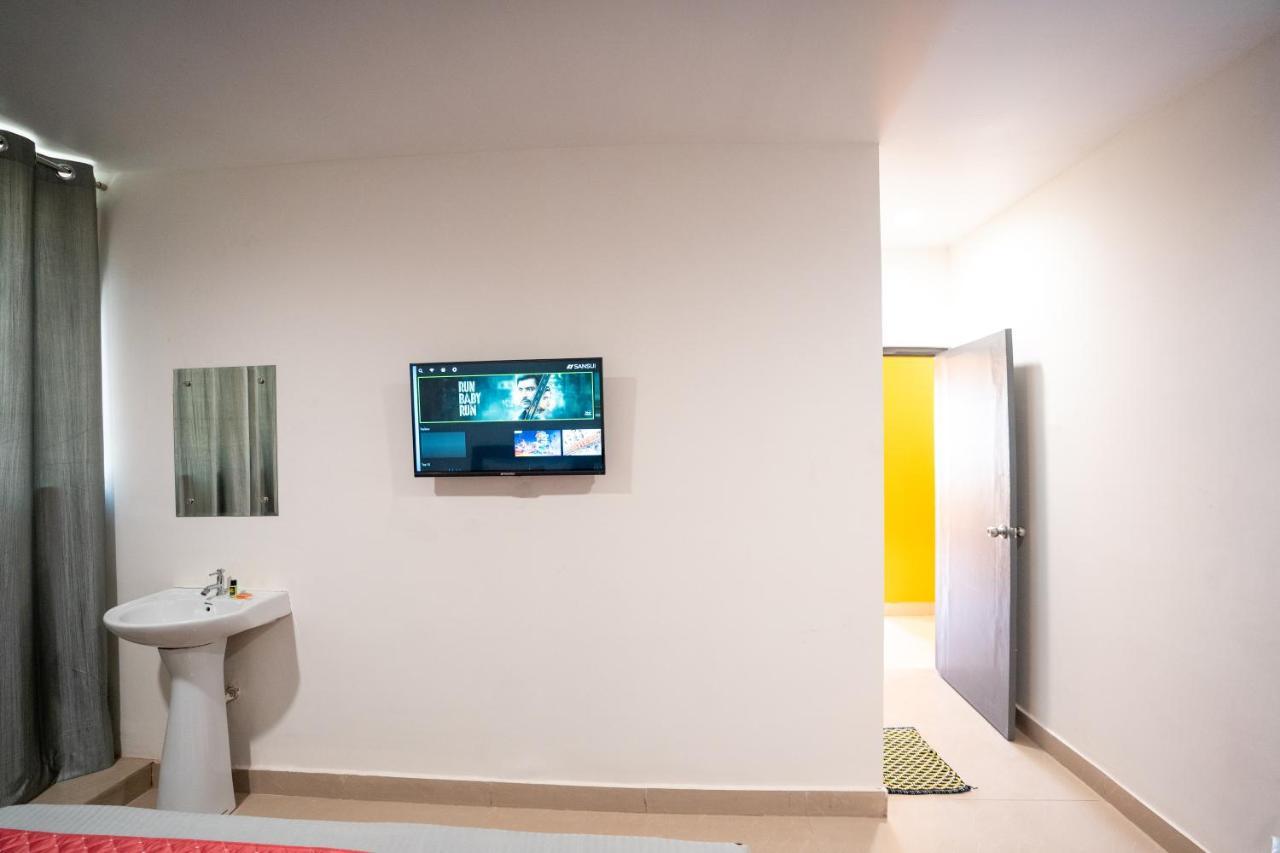 Yellow Bells Signature Hitec City Haïdarabad Extérieur photo
