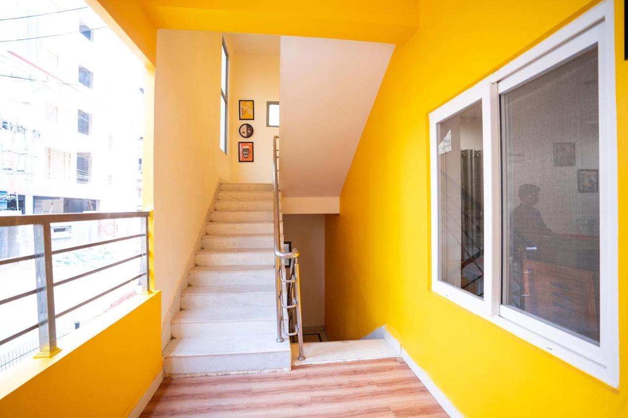 Yellow Bells Signature Hitec City Haïdarabad Extérieur photo