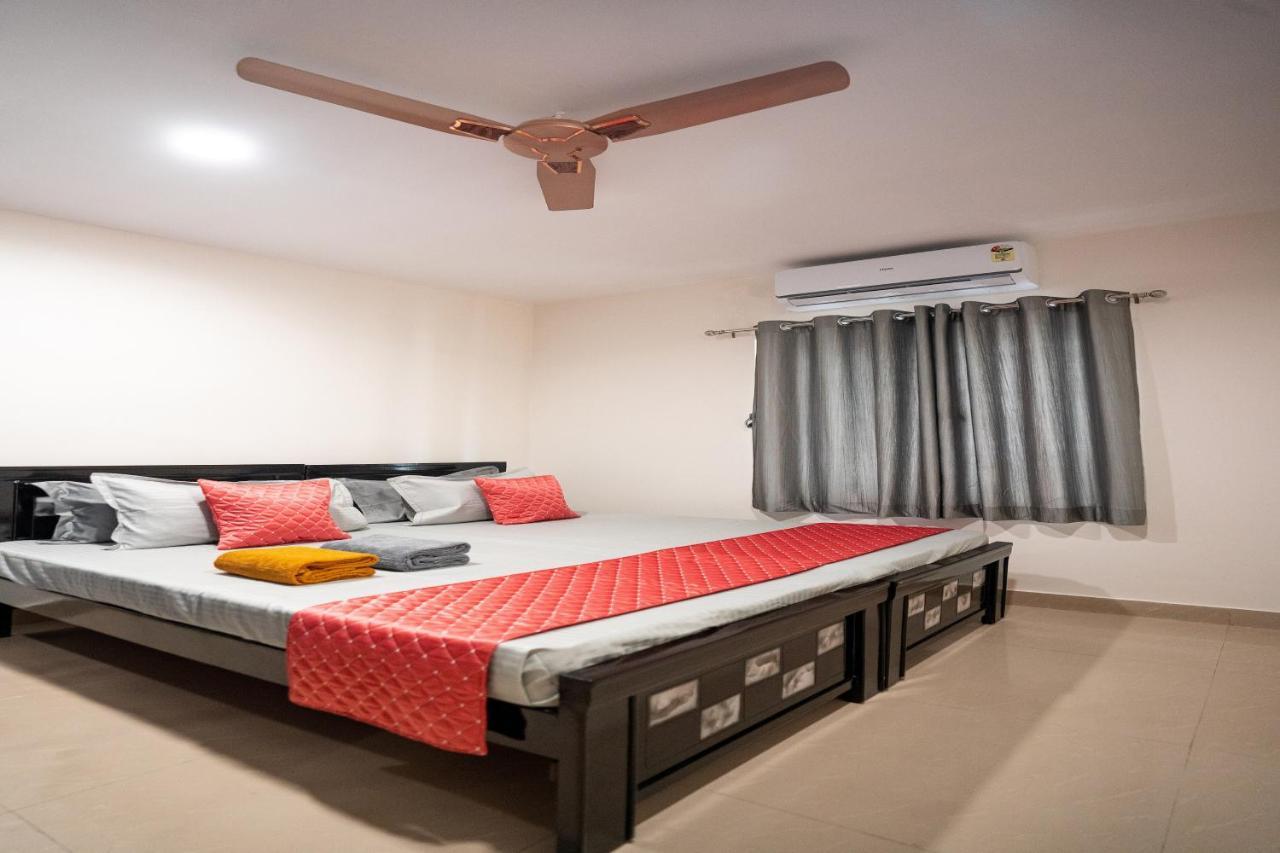 Yellow Bells Signature Hitec City Haïdarabad Extérieur photo