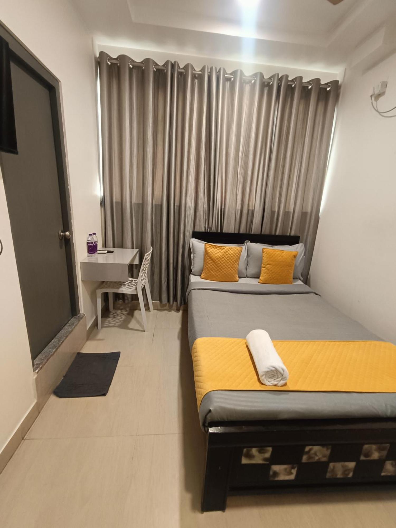 Yellow Bells Signature Hitec City Haïdarabad Extérieur photo